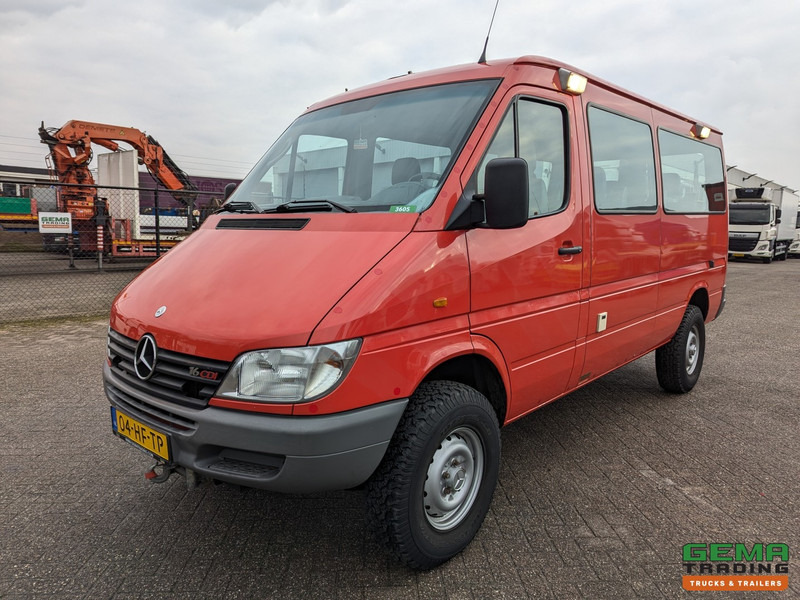 Mercedes-Benz 316 CDI 4x4 Euro3 - 59.000km - 9 Persoons - Lier - 3 Sperren! Hoge en Lage Gearing - Minibuss, Persontransport: bilde 1 Mercedes-Benz 316 CDI 4x4 Euro3 - 59.000km - 9 Persoons - Lier - 3 Sperren! Hoge en Lage Gearing - Minibuss, Persontransport: bilde 1