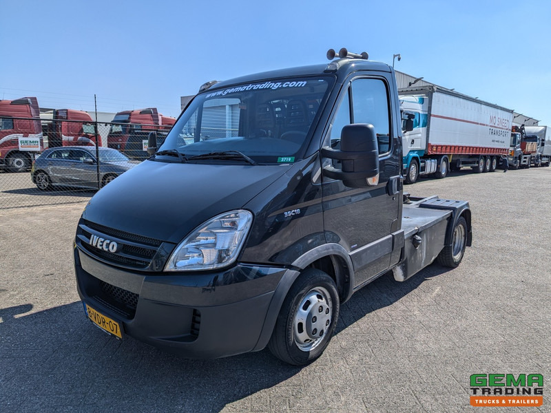 Iveco 35C18/T 4x2 Euro4 - BE-Trekker - 3-Zits - Luchthoorns - NAP - 07/2025APK - Trekkvogn: bilde 1 Iveco 35C18/T 4x2 Euro4 - BE-Trekker - 3-Zits - Luchthoorns - NAP - 07/2025APK - Trekkvogn: bilde 1
