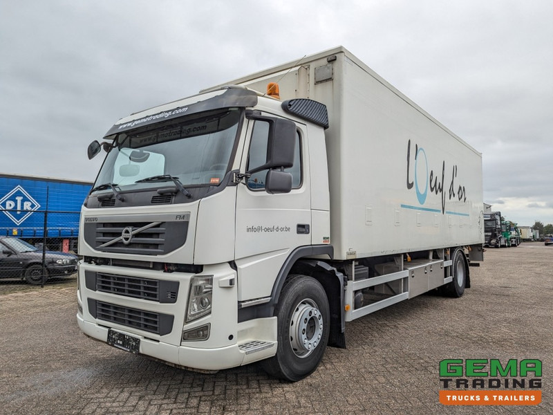 Volvo FM330 4x2 Daycab Euro5 KuikenBak 8.2m + Webasto Heater + Dhollandia 2000KG - Dyretransport lastebil: bilde 1 Volvo FM330 4x2 Daycab Euro5 KuikenBak 8.2m + Webasto Heater + Dhollandia 2000KG - Dyretransport lastebil: bilde 1