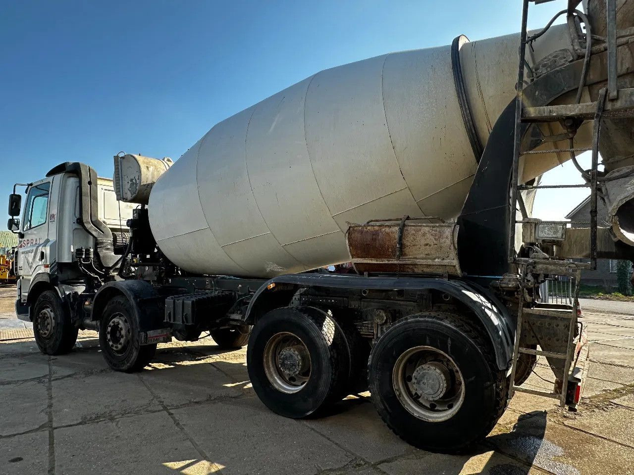 DAF CF 85.430 8X4 9m3 Mixer Spring/Spring ZF Manual - Betongbil: bilde 3 DAF CF 85.430 8X4 9m3 Mixer Spring/Spring ZF Manual - Betongbil: bilde 3