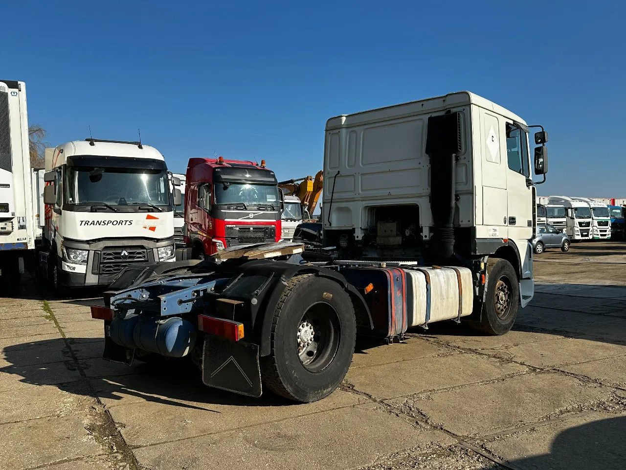 DAF XF 95.380 4X2 Tractor-unit Spring/Air ZF Manual DAF XF 95.380 4X2 Tractor-unit Spring/Air ZF Manual - Trekkvogn: bilde 4 DAF XF 95.380 4X2 Tractor-unit Spring/Air ZF Manual DAF XF 95.380 4X2 Tractor-unit Spring/Air ZF Manual - Trekkvogn: bilde 4