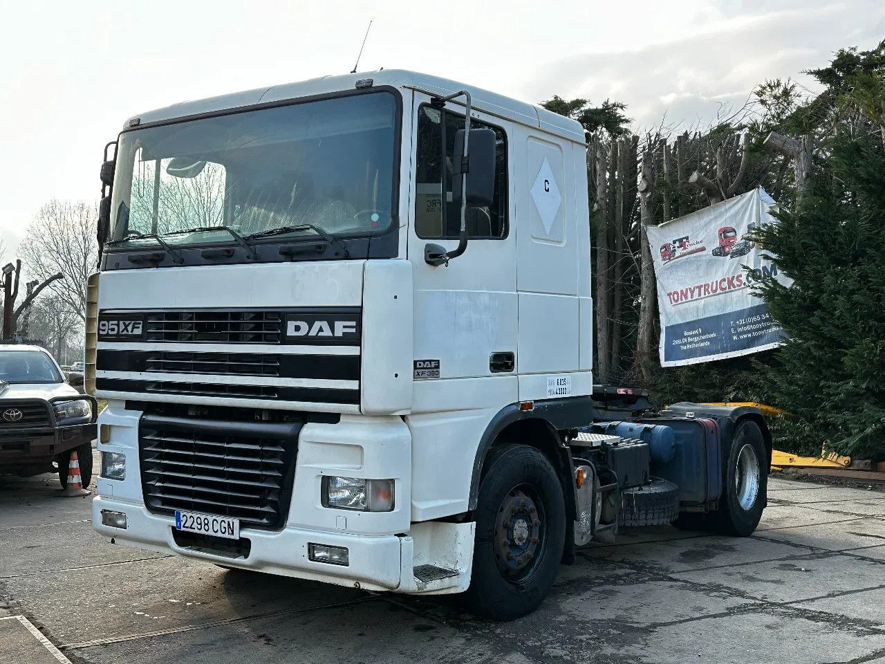 DAF XF 95.380 4X2 Tractor-unit Spring/Air ZF Manual DAF XF 95.380 4X2 Tractor-unit Spring/Air ZF Manual - Trekkvogn: bilde 2 DAF XF 95.380 4X2 Tractor-unit Spring/Air ZF Manual DAF XF 95.380 4X2 Tractor-unit Spring/Air ZF Manual - Trekkvogn: bilde 2
