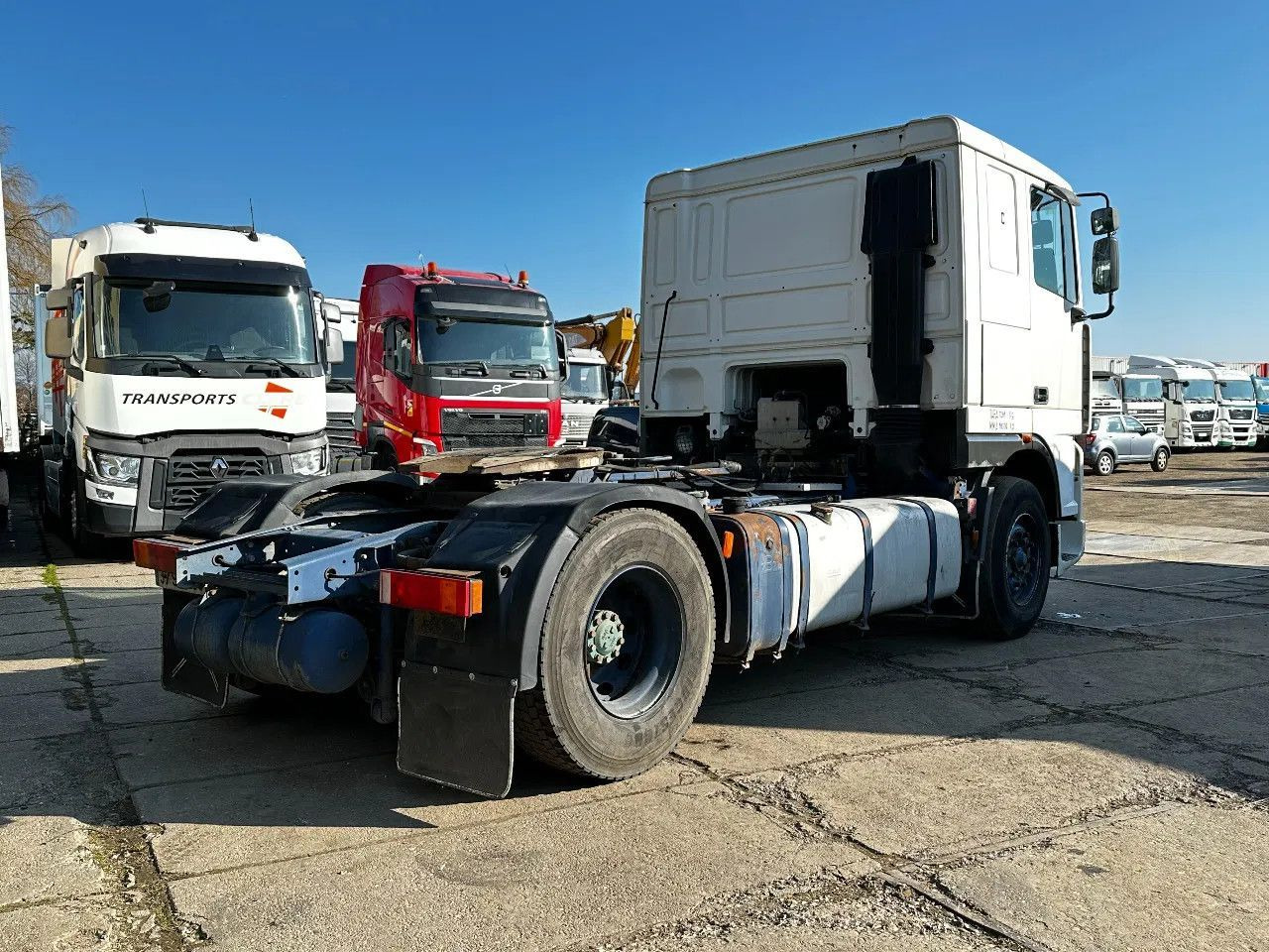 DAF XF 95.380 4X2 Tractor-unit Spring/Air ZF Manual DAF XF 95.380 4X2 Tractor-unit Spring/Air ZF Manual - Trekkvogn: bilde 4 DAF XF 95.380 4X2 Tractor-unit Spring/Air ZF Manual DAF XF 95.380 4X2 Tractor-unit Spring/Air ZF Manual - Trekkvogn: bilde 4