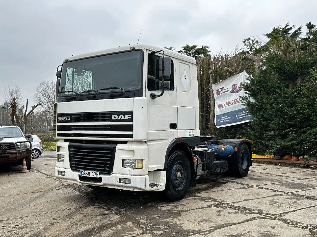 DAF XF 95.380 4X2 Tractor-unit Spring/Air ZF Manual DAF XF 95.380 4X2 Tractor-unit Spring/Air ZF Manual - Trekkvogn: bilde 2 DAF XF 95.380 4X2 Tractor-unit Spring/Air ZF Manual DAF XF 95.380 4X2 Tractor-unit Spring/Air ZF Manual - Trekkvogn: bilde 2