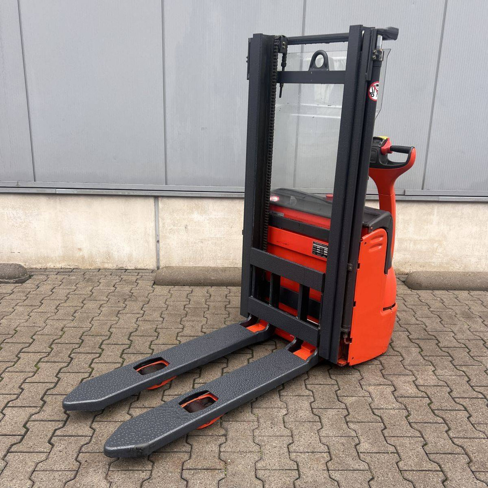 Linde L12 (379) - Stabler: bilde 2 Linde L12 (379) - Stabler: bilde 2