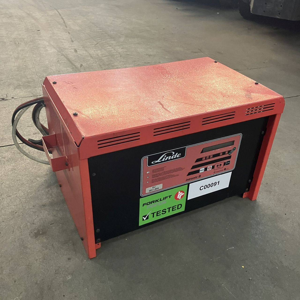 Hawker E 24V / 40A Tronic B - Reservedeler for Materialhåndteringsutstyr: bilde 2 Hawker E 24V / 40A Tronic B - Reservedeler for Materialhåndteringsutstyr: bilde 2