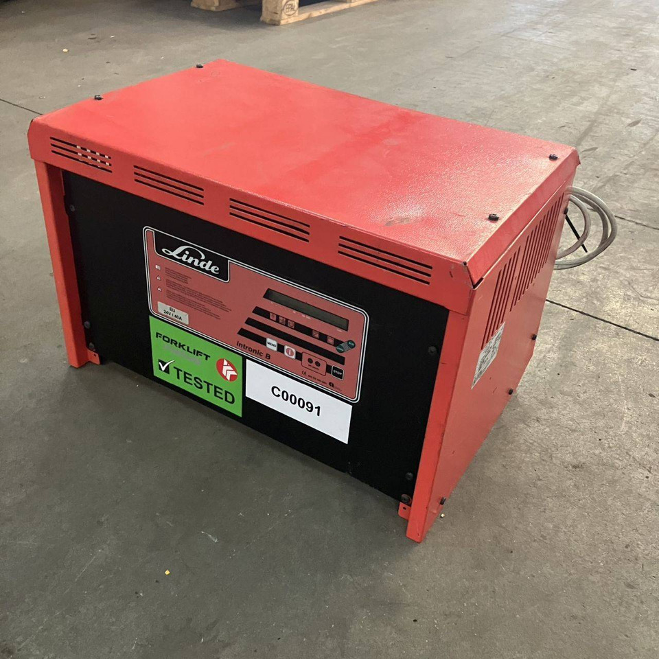 Hawker E 24V / 40A Tronic B - Reservedeler for Materialhåndteringsutstyr: bilde 1 Hawker E 24V / 40A Tronic B - Reservedeler for Materialhåndteringsutstyr: bilde 1