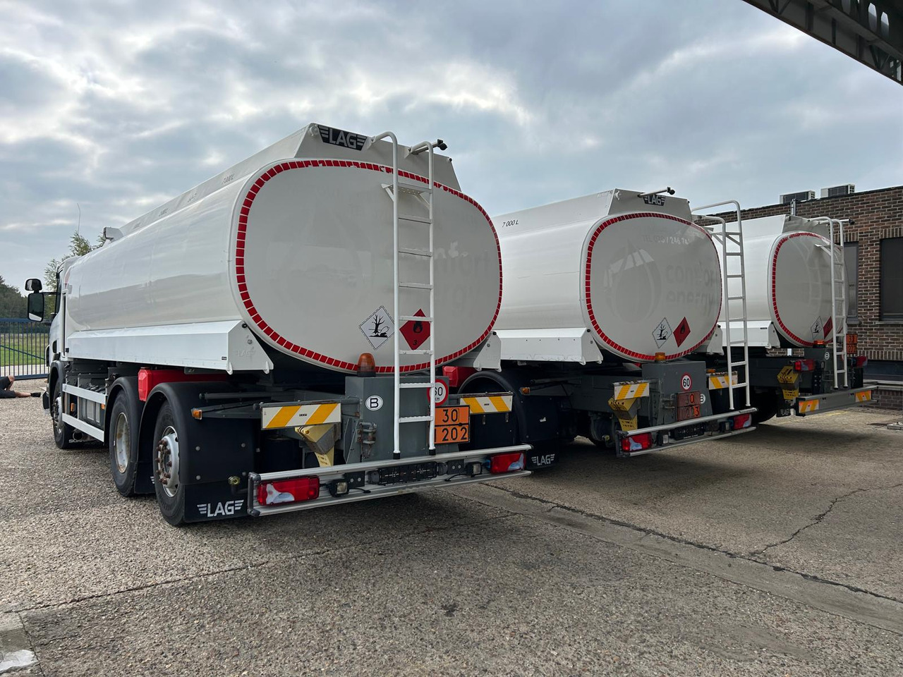 SCANIA P320/P360 (lot of 3) - Tankbil: bilde 4 SCANIA P320/P360 (lot of 3) - Tankbil: bilde 4