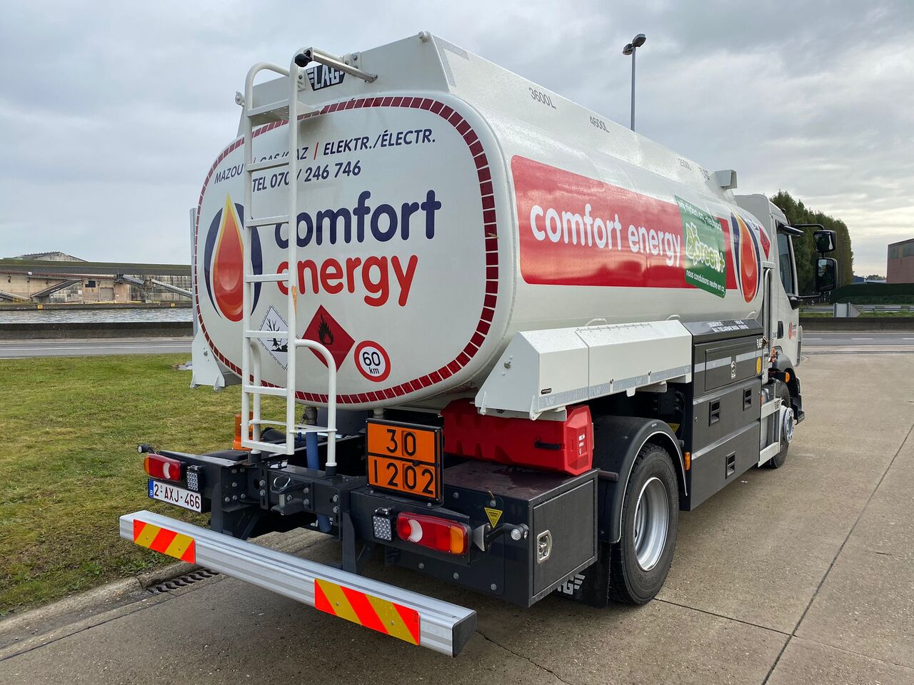 Interior photo 1: Tankbil VOLVO FL Interior photo 1: Tankbil VOLVO FL