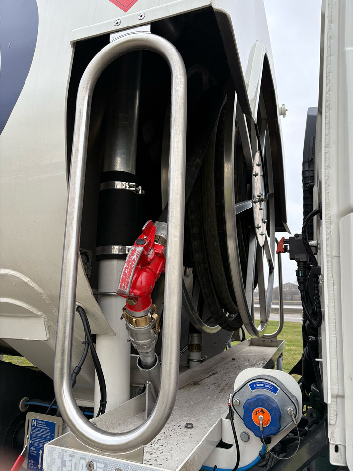 VOLVO FM380 - Tankbil: bilde 2 VOLVO FM380 - Tankbil: bilde 2