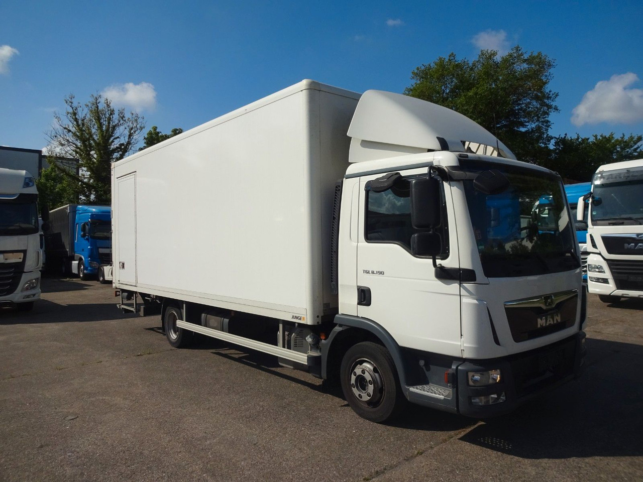 MAN TGL 8.190, LBW, Luft, Tempomat, Standheizung - Varebil med skap: bilde 1 MAN TGL 8.190, LBW, Luft, Tempomat, Standheizung - Varebil med skap: bilde 1
