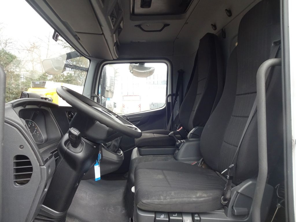 Skapbil Mercedes-Benz Atego 818, Koffer mit Rolltor: bilde 10