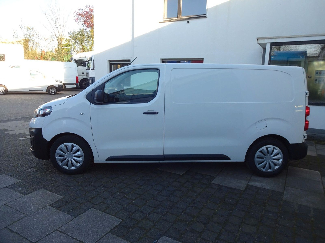 Opel 50 x Vivaro Kasten L1H1, Klima, PDC, Tempomat - Små varebil: bilde 4 Opel 50 x Vivaro Kasten L1H1, Klima, PDC, Tempomat - Små varebil: bilde 4