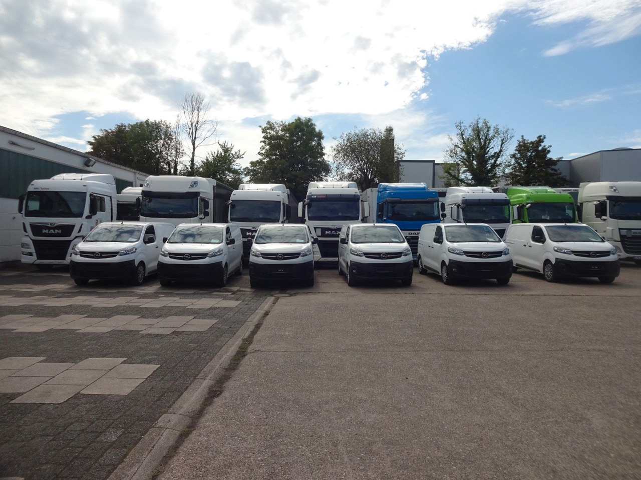 Opel Opel 5 x Vivaro Kasten L1H1, Klima, PDC, - Små varebil: bilde 1 Opel Opel 5 x Vivaro Kasten L1H1, Klima, PDC, - Små varebil: bilde 1