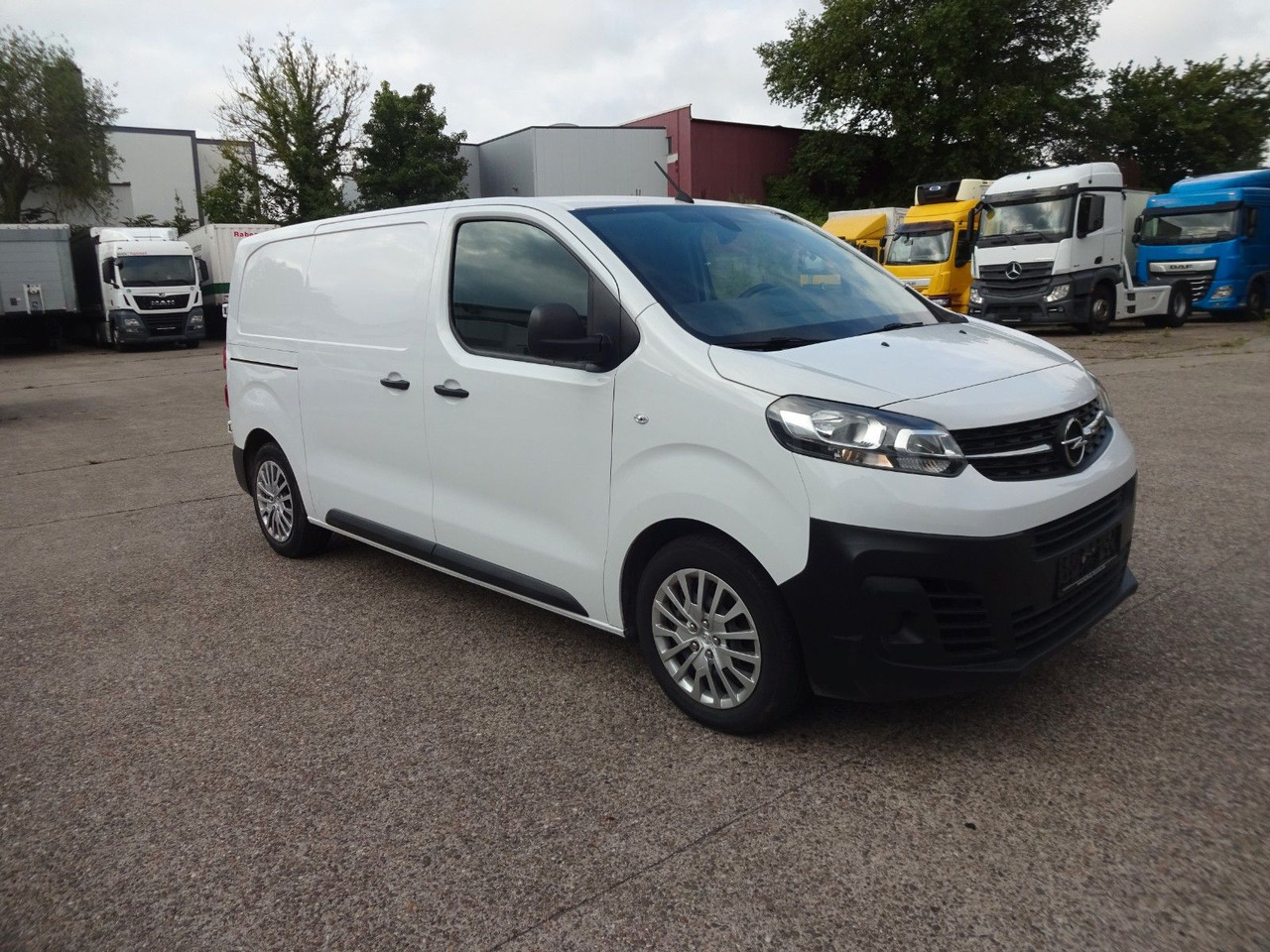 Opel Vivaro Kasten L1H1, Klima, PDC, Tempomat - Små varebil: bilde 1 Opel Vivaro Kasten L1H1, Klima, PDC, Tempomat - Små varebil: bilde 1