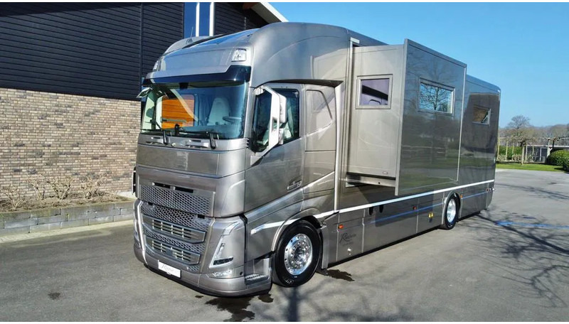 Volvo Motorhome Pop-out - Garage - 4.780KM - New condition FH 540 - Bobil: bilde 2 Volvo Motorhome Pop-out - Garage - 4.780KM - New condition FH 540 - Bobil: bilde 2