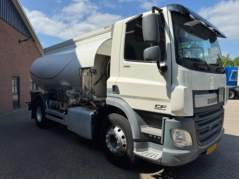 DAF CF 290 12.000 Fuel Diesel/Benzin Alle keuringen! Top conditie - Tankbil: bilde 2 DAF CF 290 12.000 Fuel Diesel/Benzin Alle keuringen! Top conditie - Tankbil: bilde 2