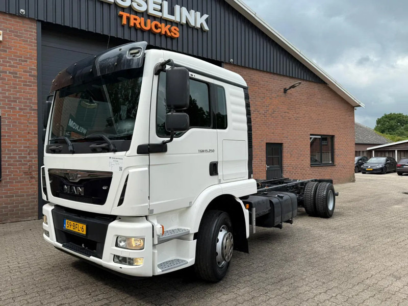 MAN TGM TGM 15.250 4X2 Chassis, Airco, 526.460 KM, Slaapcabine - Chassis lastebil: bilde 1 MAN TGM TGM 15.250 4X2 Chassis, Airco, 526.460 KM, Slaapcabine - Chassis lastebil: bilde 1