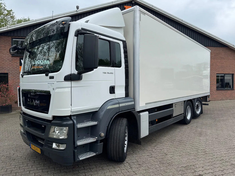 MAN TGS 26.320 EEV Koffer Stuuras AHK 3.000KG LBW 360.390KM! NL TRUCK - Skapbil: bilde 1 MAN TGS 26.320 EEV Koffer Stuuras AHK 3.000KG LBW 360.390KM! NL TRUCK - Skapbil: bilde 1