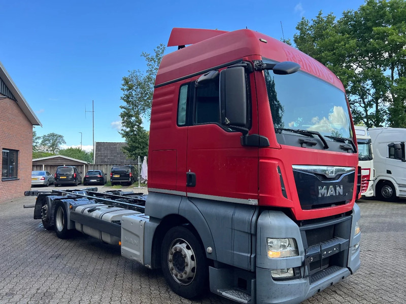 MAN TGX 26.400 6X2 XLX 730CM EURO 6 AHK NL Truck - Chassis lastebil: bilde 2 MAN TGX 26.400 6X2 XLX 730CM EURO 6 AHK NL Truck - Chassis lastebil: bilde 2