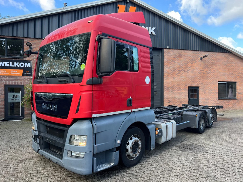 MAN TGX 26.400 6X2 XLX 730CM EURO 6 AHK NL Truck - Chassis lastebil: bilde 1 MAN TGX 26.400 6X2 XLX 730CM EURO 6 AHK NL Truck - Chassis lastebil: bilde 1