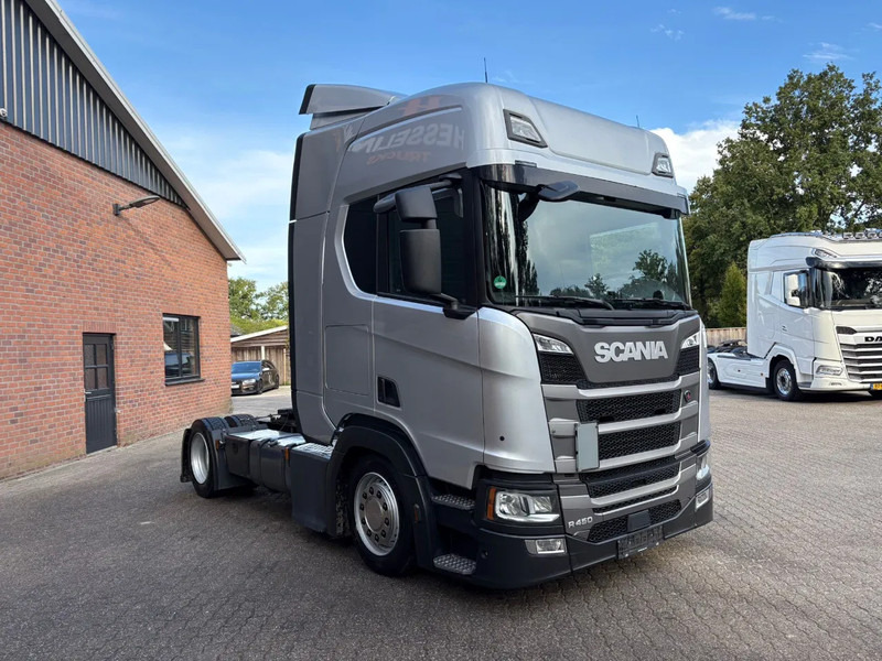 Scania R450 4X2EB Lowliner Retarder Standairco Smarttacho 2 German truck - Trekkvogn: bilde 2 Scania R450 4X2EB Lowliner Retarder Standairco Smarttacho 2 German truck - Trekkvogn: bilde 2