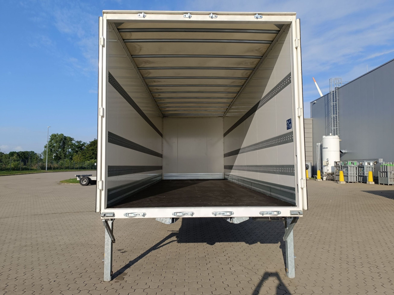 BDF-System, 7.450 mm lang, SONDERPREIS MESSEAUFBAU, - Vekselflak - varebil: bilde 4 BDF-System, 7.450 mm lang, SONDERPREIS MESSEAUFBAU, - Vekselflak - varebil: bilde 4