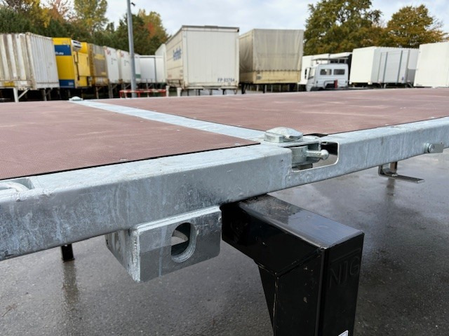Bowmann BDF-System, 7.450 mm lang, mit TWIST-LOCKS im Rahmen für Transport von 20 Fuß Containern - Planpåbygg: bilde 1 Bowmann BDF-System, 7.450 mm lang, mit TWIST-LOCKS im Rahmen für Transport von 20 Fuß Containern - Planpåbygg: bilde 1