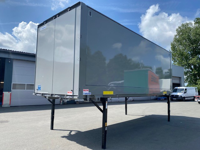 Krone BDF-System, 7.450 mm lang, Portaltüren, RAL 7037 Staubgrau - Vekselflak - varebil: bilde 1 Krone BDF-System, 7.450 mm lang, Portaltüren, RAL 7037 Staubgrau - Vekselflak - varebil: bilde 1