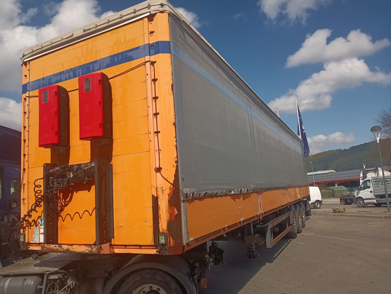 Kögel SN24BORDWANDSIDER EDSCHA BPW Disc Lift Portaltür - Gardintrailer: bilde 3 Kögel SN24BORDWANDSIDER EDSCHA BPW Disc Lift Portaltür - Gardintrailer: bilde 3