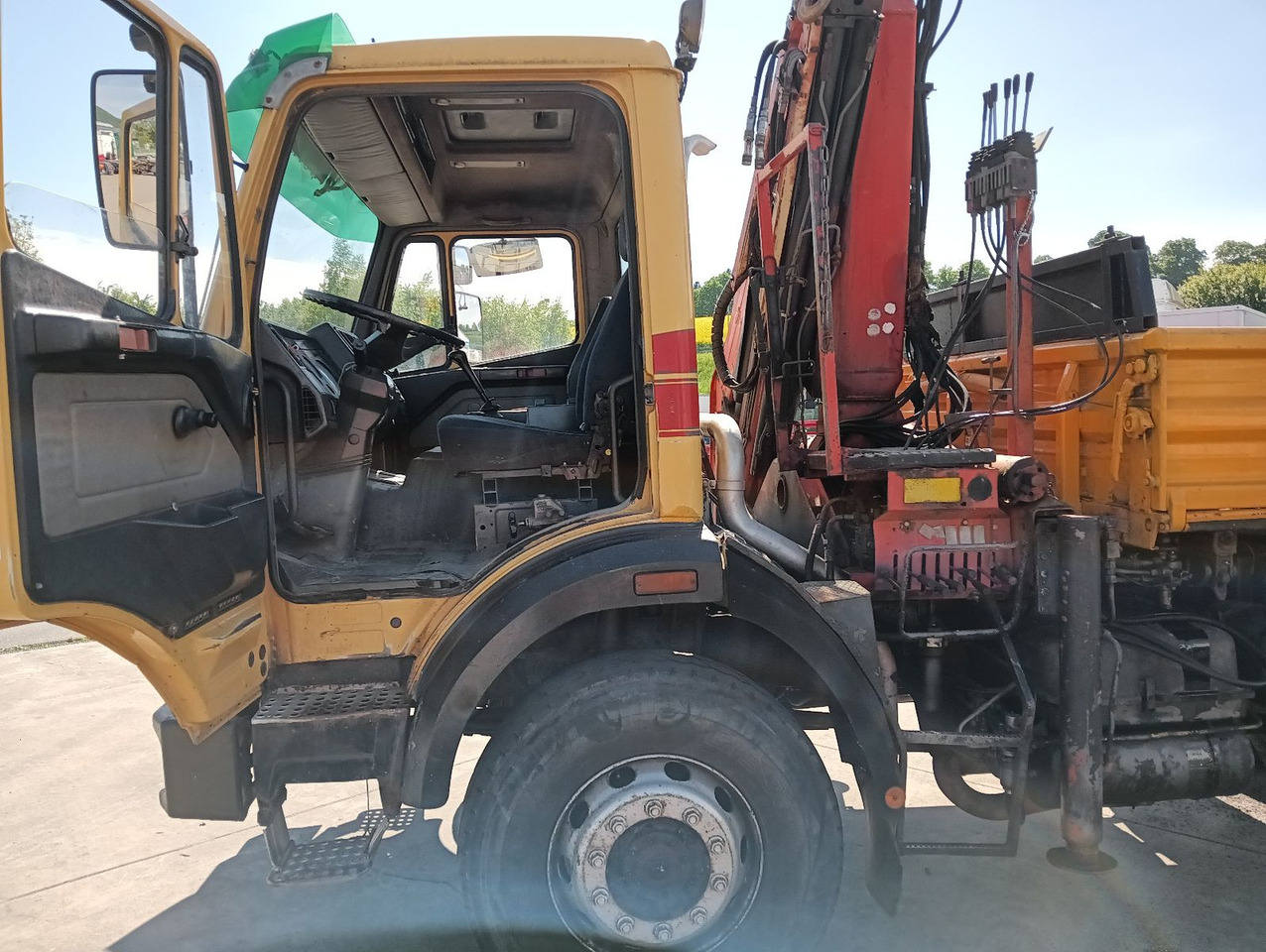Mercedes-Benz SK 1722 AK 4x4 Blatt Schalter PalfingerPK10500A4 - Tippbil, Kranbil: bilde 4 Mercedes-Benz SK 1722 AK 4x4 Blatt Schalter PalfingerPK10500A4 - Tippbil, Kranbil: bilde 4