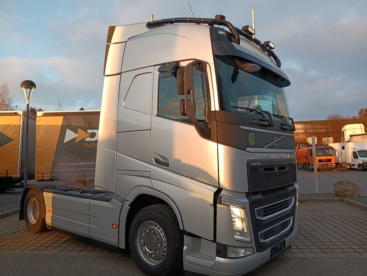 Volvo FH460 Globe FullSpoiler TV I-PARC 2xTank German - Trekkvogn: bilde 2 Volvo FH460 Globe FullSpoiler TV I-PARC 2xTank German - Trekkvogn: bilde 2