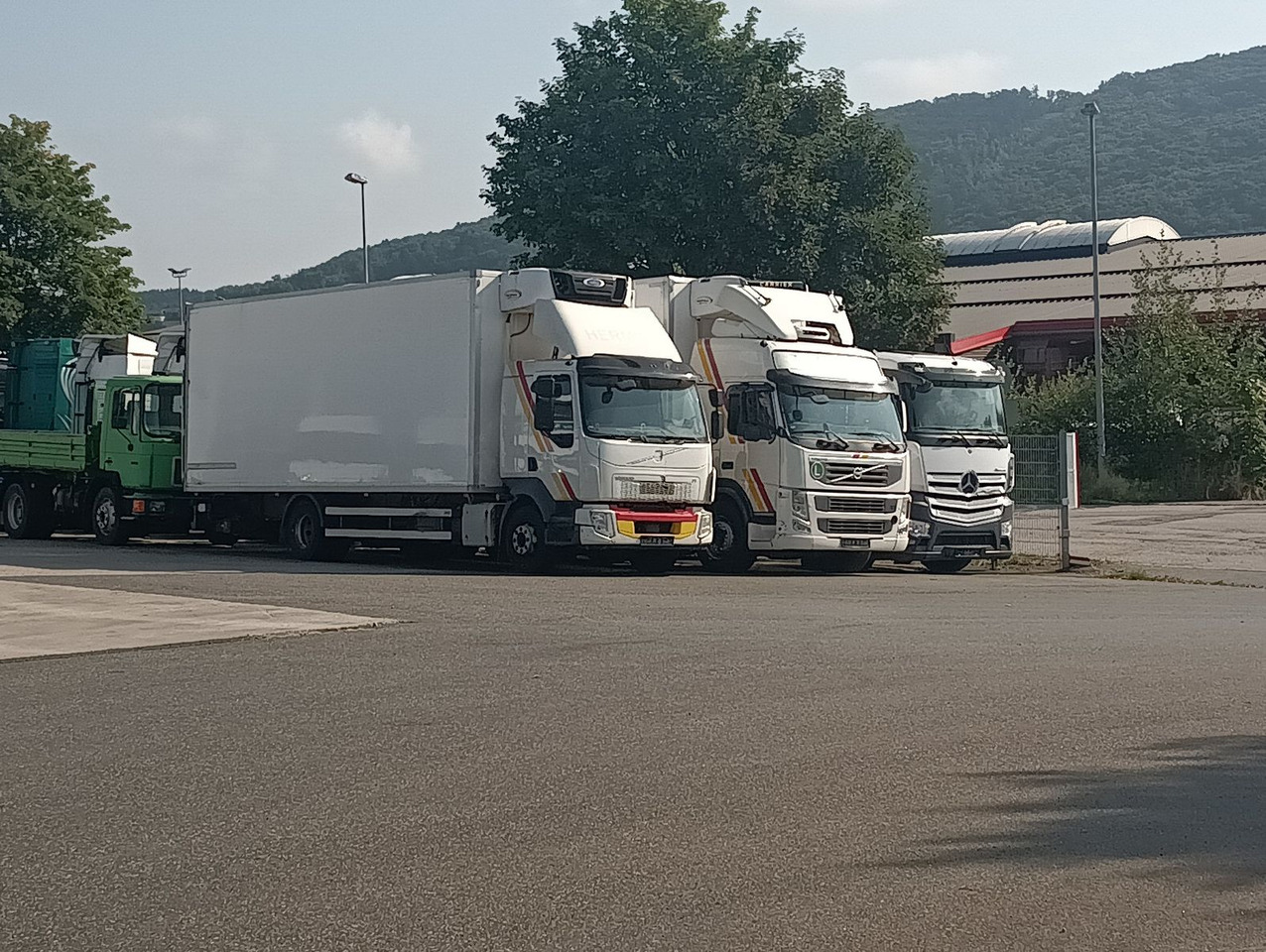 Volvo FM13-460 EEV 6x2R CarrierSupra550 7,3m LBW1.5t - Lastebil med kjøl: bilde 4 Volvo FM13-460 EEV 6x2R CarrierSupra550 7,3m LBW1.5t - Lastebil med kjøl: bilde 4