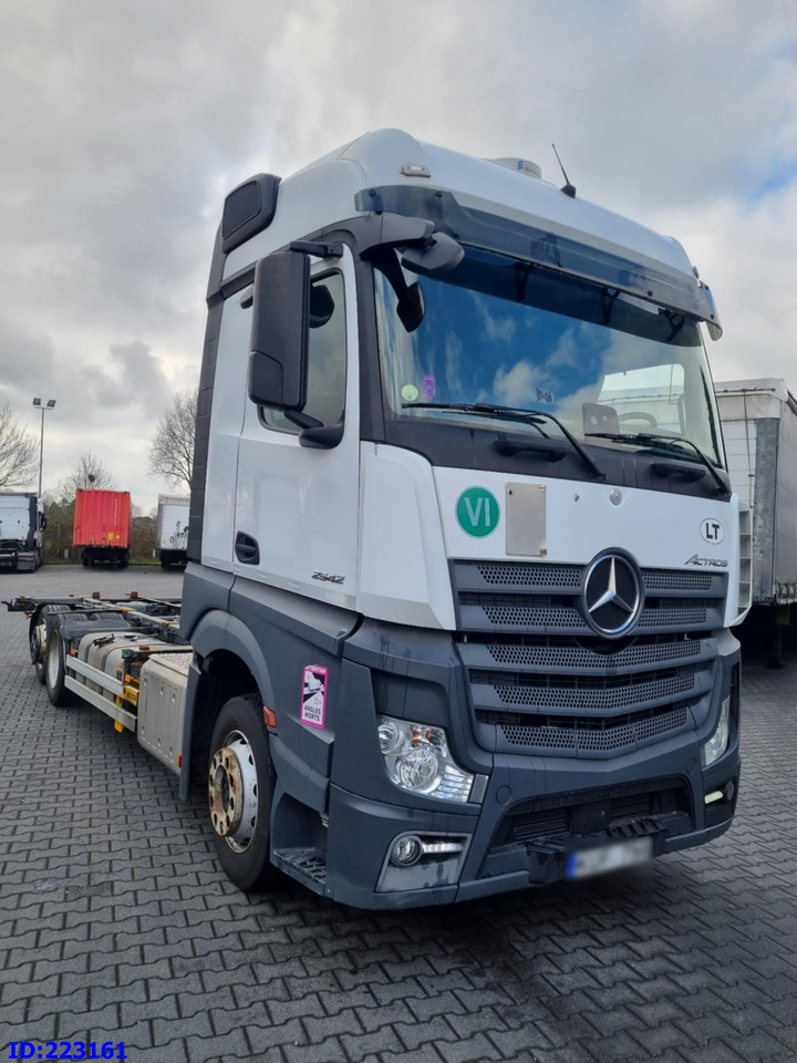 MERCEDES-BENZ Actros 2542 BDF 6x2 Euro6 - Chassis lastebil: bilde 2 MERCEDES-BENZ Actros 2542 BDF 6x2 Euro6 - Chassis lastebil: bilde 2