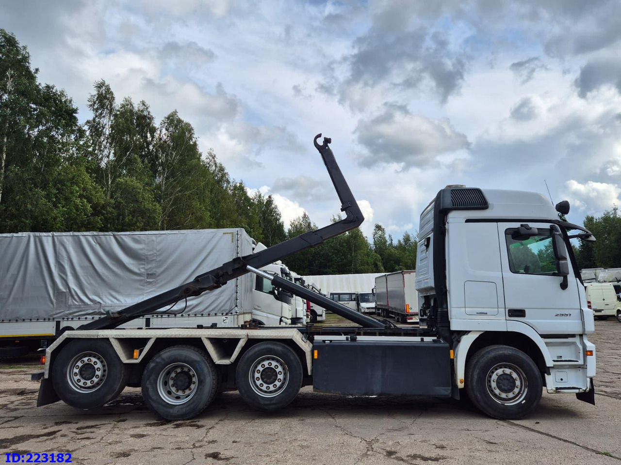 MERCEDES-BENZ Actros 2551 8x2 V8 Retarder - Krokbil: bilde 5 MERCEDES-BENZ Actros 2551 8x2 V8 Retarder - Krokbil: bilde 5