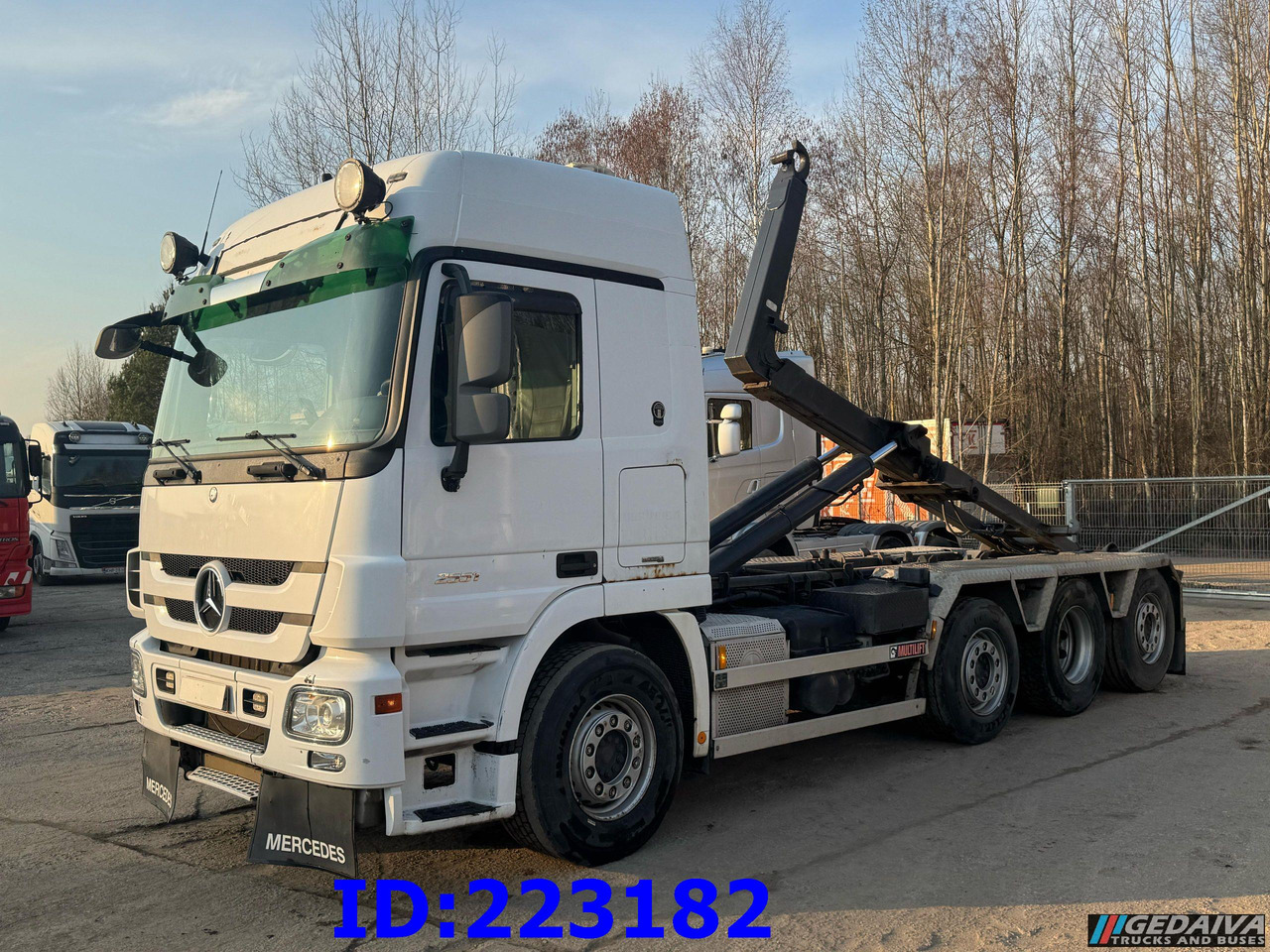 MERCEDES-BENZ Actros 2551 8x2 V8 Retarder - Krokbil: bilde 1 MERCEDES-BENZ Actros 2551 8x2 V8 Retarder - Krokbil: bilde 1
