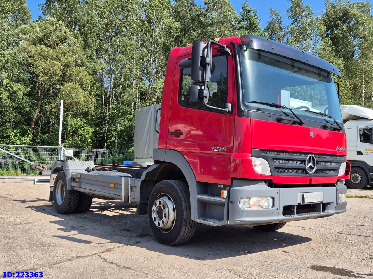 MERCEDES-BENZ Atego 1218 - Full steel - Manual (3 seats) - Chassis lastebil: bilde 2 MERCEDES-BENZ Atego 1218 - Full steel - Manual (3 seats) - Chassis lastebil: bilde 2