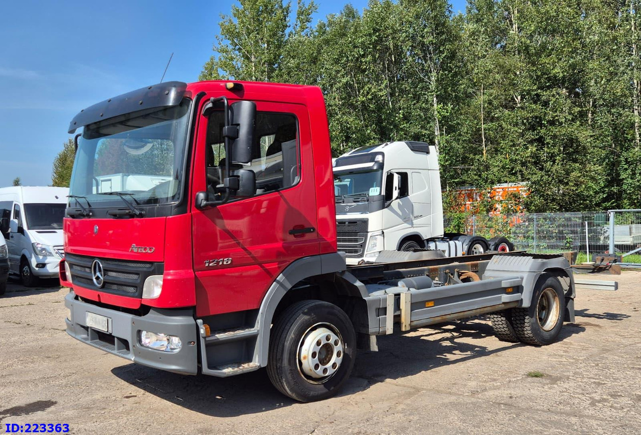 MERCEDES-BENZ Atego 1218 - Full steel - Manual (3 seats) - Chassis lastebil: bilde 1 MERCEDES-BENZ Atego 1218 - Full steel - Manual (3 seats) - Chassis lastebil: bilde 1