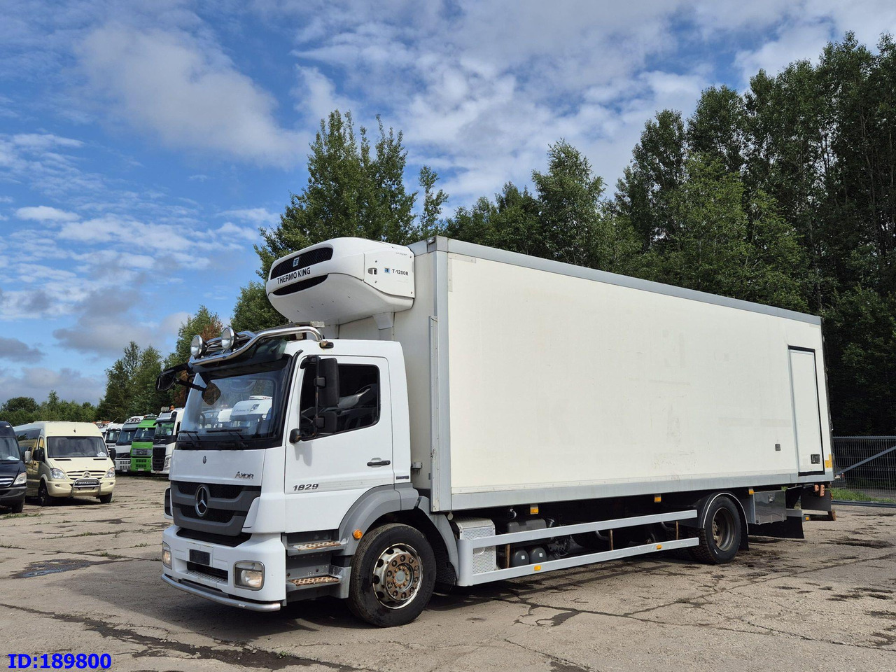 MERCEDES-BENZ Axor 1829 Euro5 Manual + Tail lift - Lastebil med kjøl: bilde 1 MERCEDES-BENZ Axor 1829 Euro5 Manual + Tail lift - Lastebil med kjøl: bilde 1