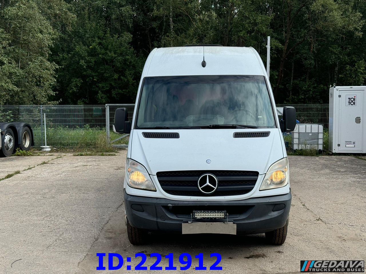 MERCEDES-BENZ Sprinter 518 VIP 17-Place - Turistbuss: bilde 2 MERCEDES-BENZ Sprinter 518 VIP 17-Place - Turistbuss: bilde 2