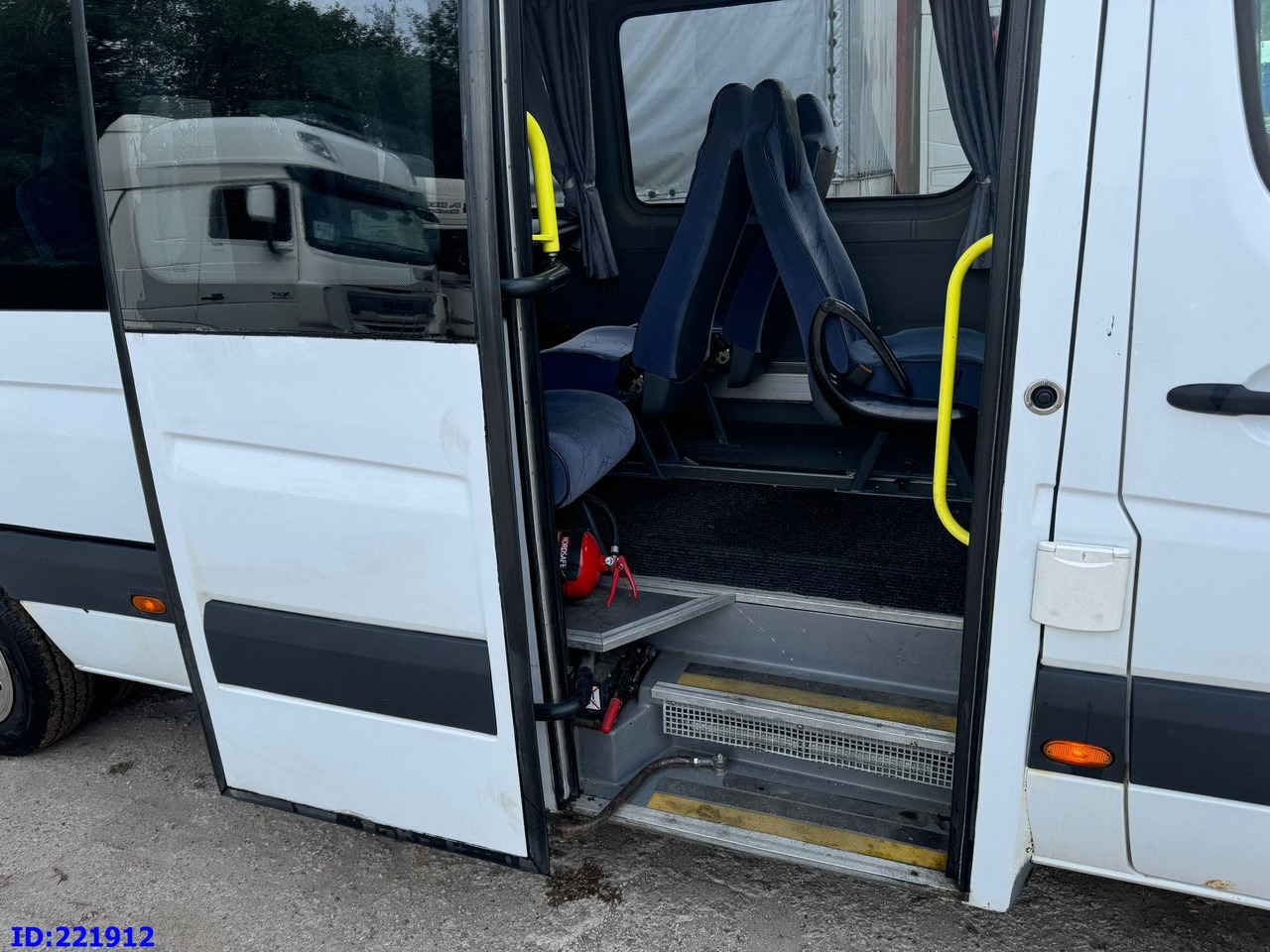 MERCEDES-BENZ Sprinter 518 VIP 17-Place - Turistbuss: bilde 5 MERCEDES-BENZ Sprinter 518 VIP 17-Place - Turistbuss: bilde 5