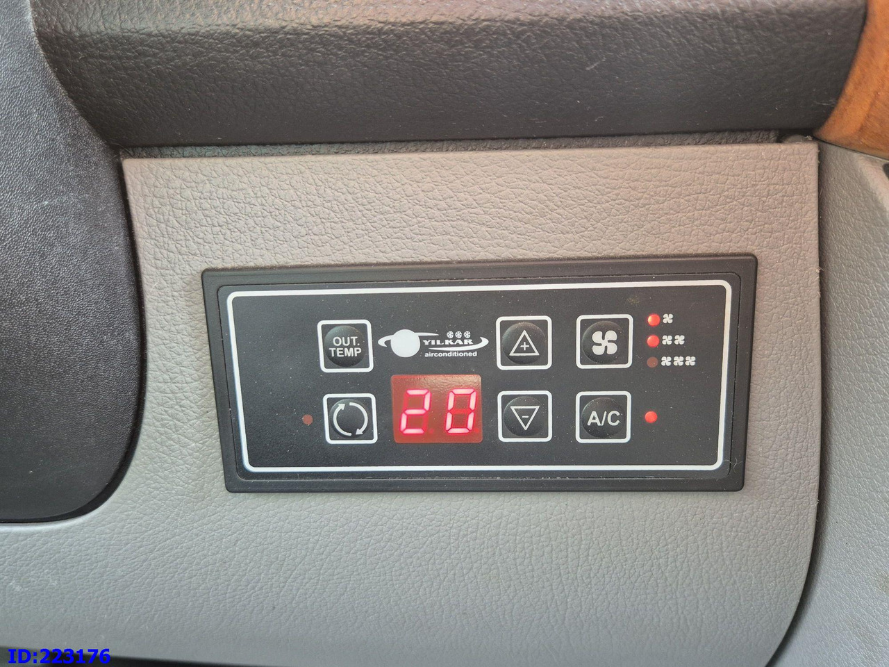 Minibuss, Persontransport MERCEDES-BENZ Sprinter 519 VIP Luxury: bilde 12