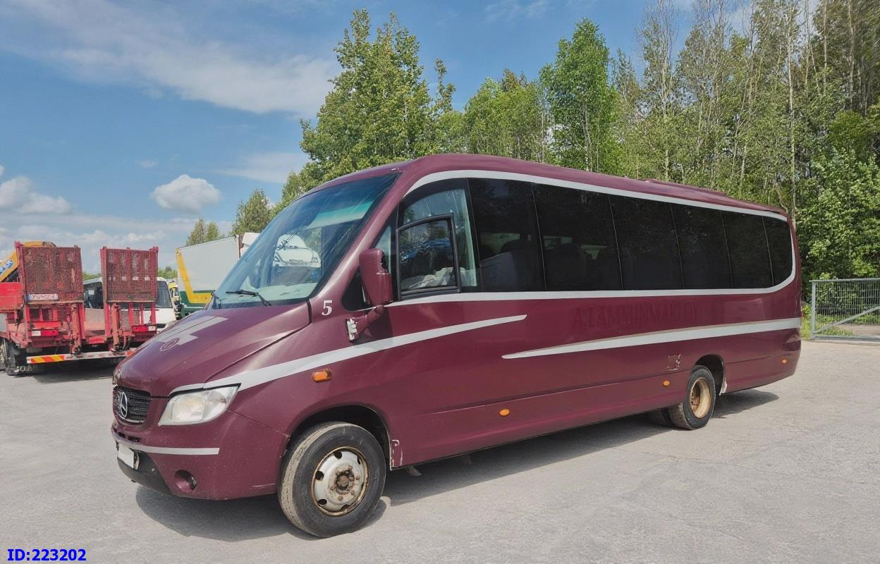 MERCEDES-BENZ Sunrider 818D Vario 33 - Seater - Turistbuss: bilde 1 MERCEDES-BENZ Sunrider 818D Vario 33 - Seater - Turistbuss: bilde 1