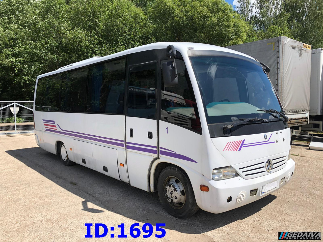 MERCEDES-BENZ Vario Medio 815 30-Seater - Turistbuss: bilde 1 MERCEDES-BENZ Vario Medio 815 30-Seater - Turistbuss: bilde 1