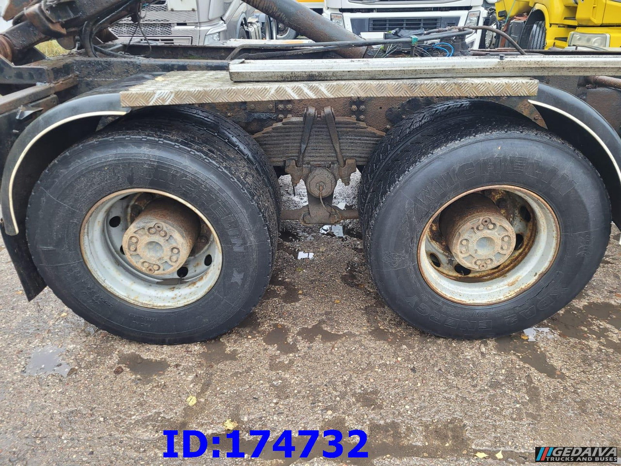 SCANIA 144 - 6x4 - Full Steel - Big Axles - 3 Pedals - Lastebil med kabelsystem: bilde 5 SCANIA 144 - 6x4 - Full Steel - Big Axles - 3 Pedals - Lastebil med kabelsystem: bilde 5