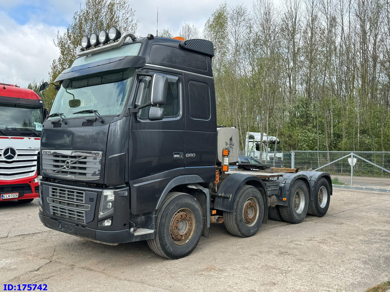 VOLVO FH16 660HP 8x4 - Trekkvogn: bilde 1 VOLVO FH16 660HP 8x4 - Trekkvogn: bilde 1