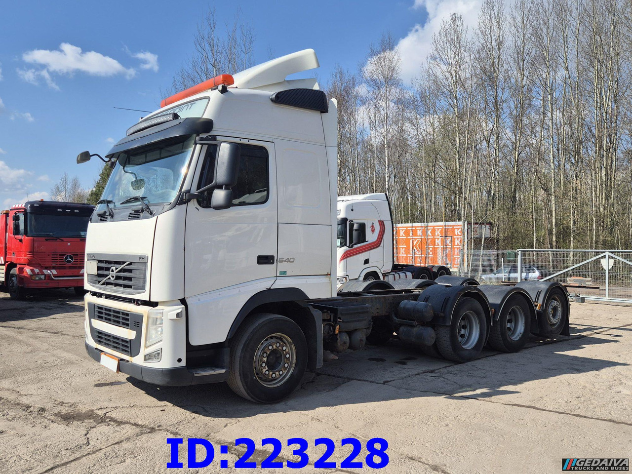 VOLVO FH13 540HP 8X4 Euro5 - Chassis lastebil: bilde 1 VOLVO FH13 540HP 8X4 Euro5 - Chassis lastebil: bilde 1