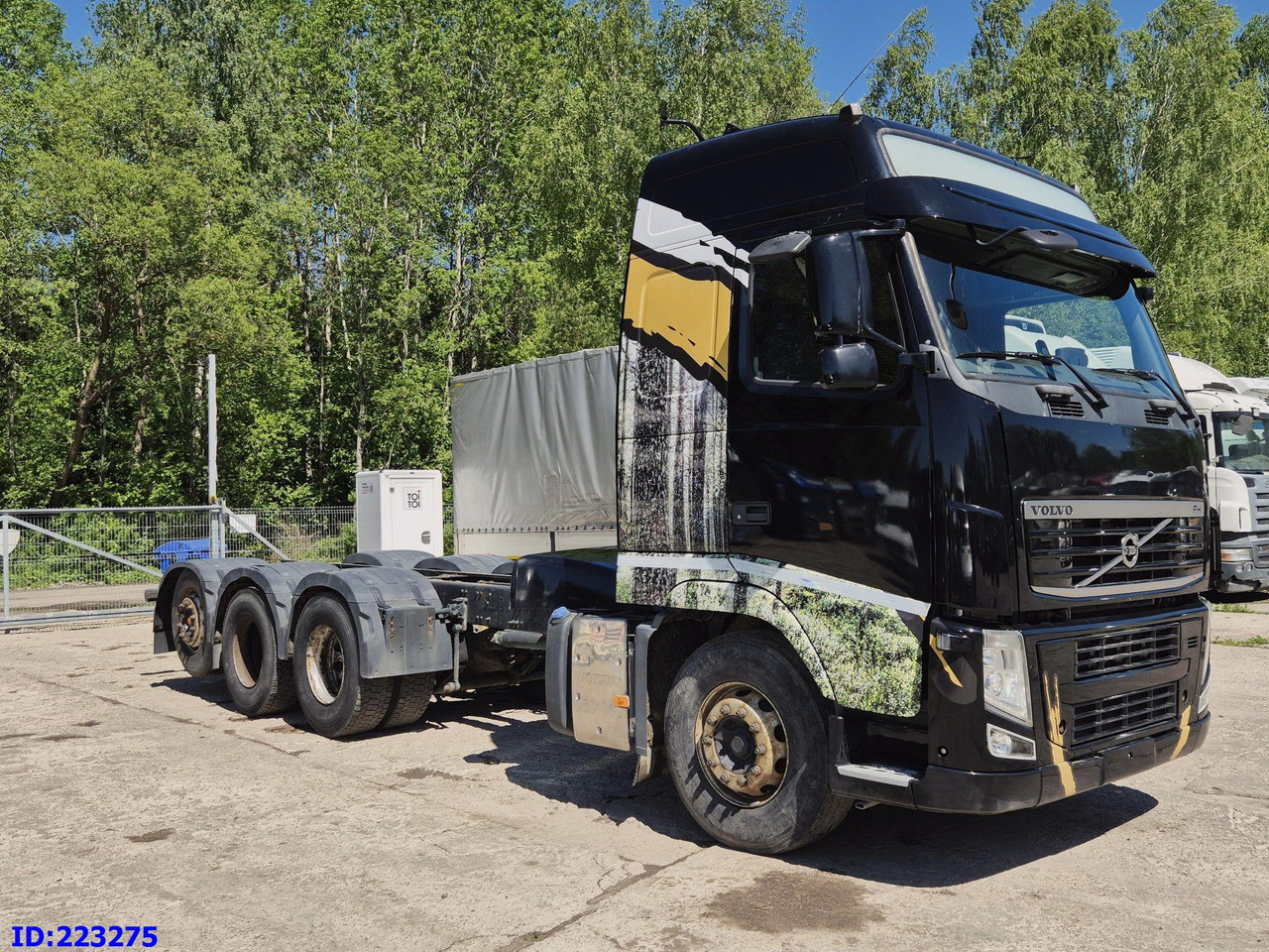 VOLVO FH13 540HP 8X4 (Steering axle) RETARDER - Chassis lastebil: bilde 4 VOLVO FH13 540HP 8X4 (Steering axle) RETARDER - Chassis lastebil: bilde 4