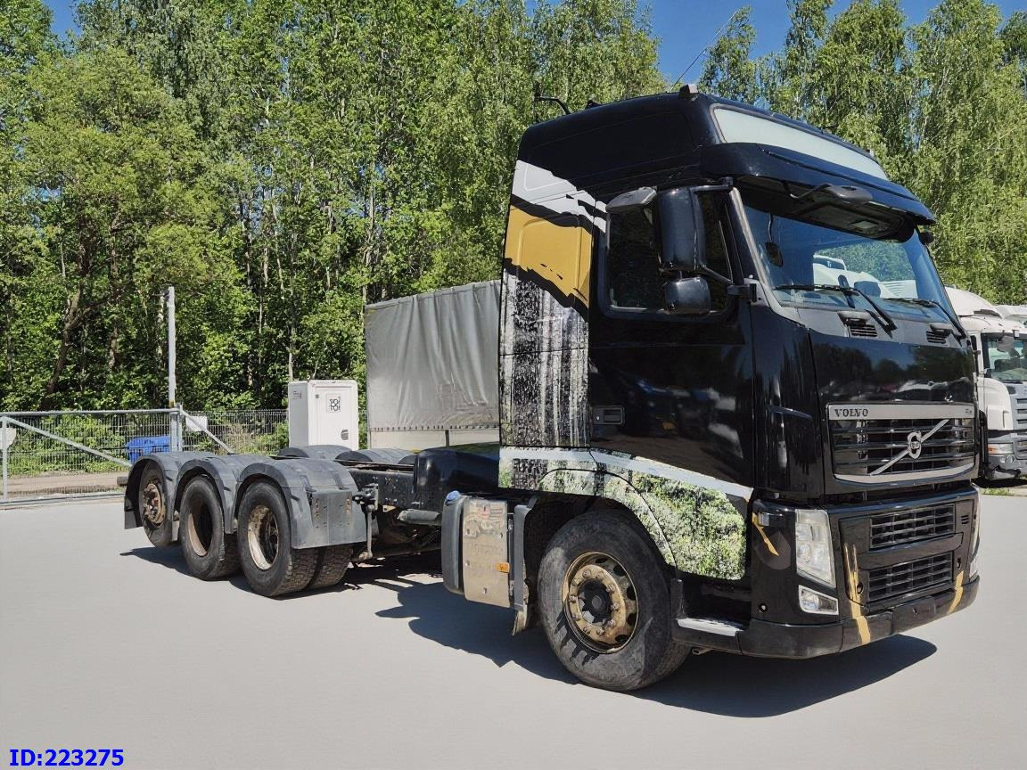 VOLVO FH13 540HP 8X4 (Steering axle) RETARDER - Chassis lastebil: bilde 4 VOLVO FH13 540HP 8X4 (Steering axle) RETARDER - Chassis lastebil: bilde 4