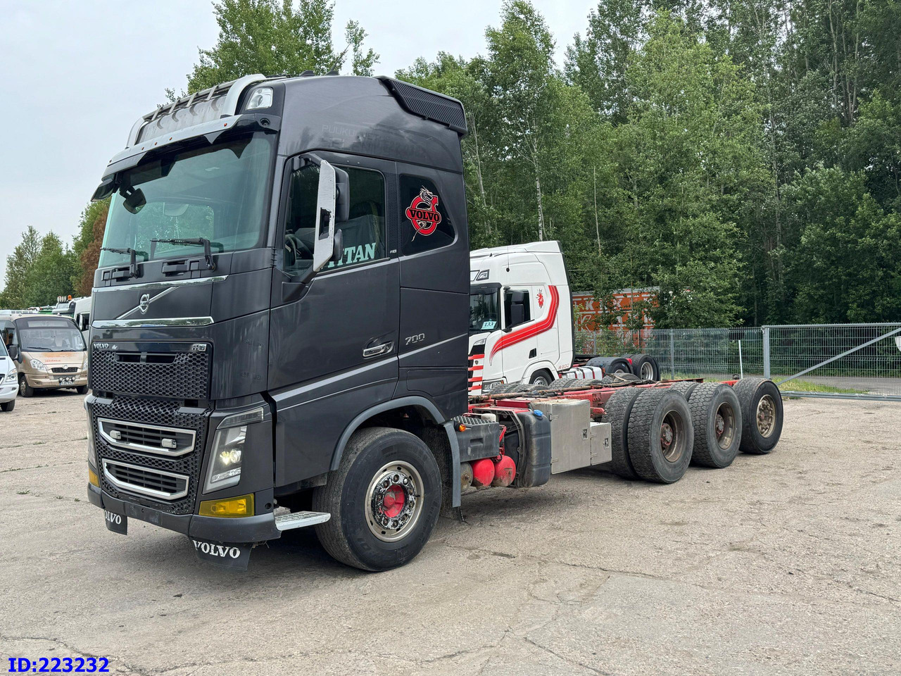 VOLVO FH16 700HP 8X4 Big Axles - Chassis lastebil: bilde 1 VOLVO FH16 700HP 8X4 Big Axles - Chassis lastebil: bilde 1